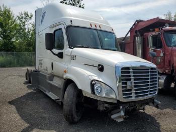  Salvage Freightliner Cascadia 1