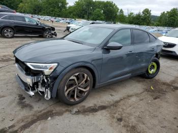  Salvage Audi Q8