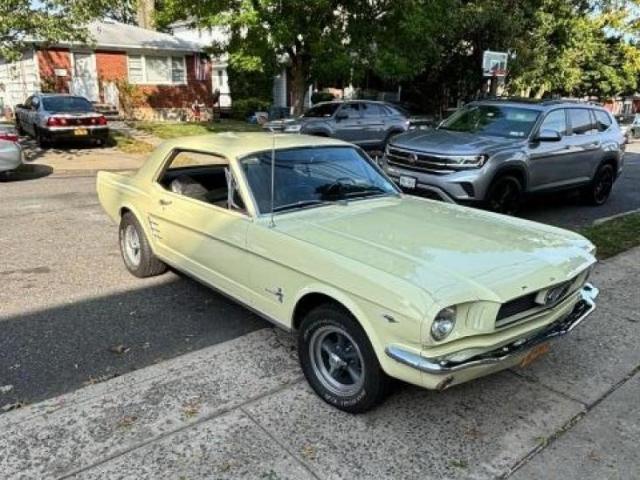  Salvage Ford Mustang