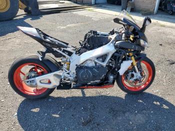  Salvage Aprilia RSV4 1100