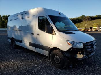  Salvage Mercedes-Benz Sprinter