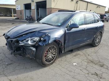  Salvage Porsche Cayenne