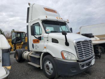  Salvage Freightliner Cascadia 1