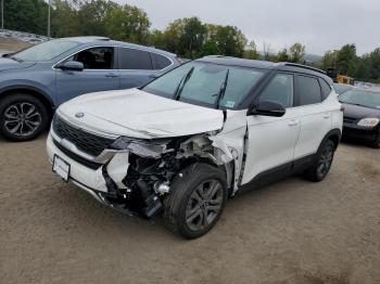  Salvage Kia Seltos