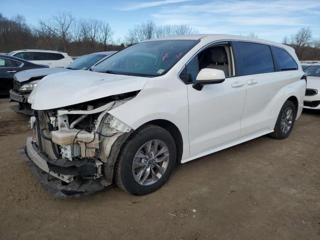  Salvage Toyota Sienna