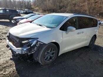  Salvage Chrysler Pacifica