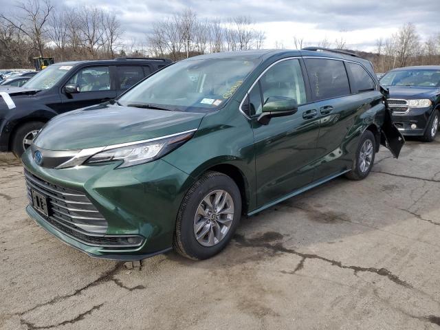  Salvage Toyota Sienna