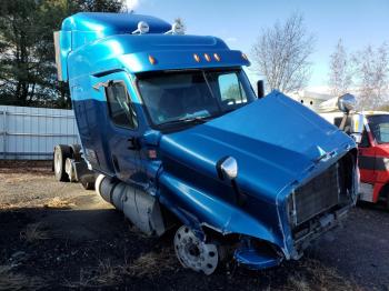  Salvage Freightliner Cascadia 1