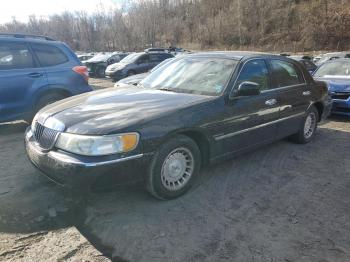  Salvage Lincoln Towncar