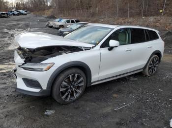  Salvage Volvo V60