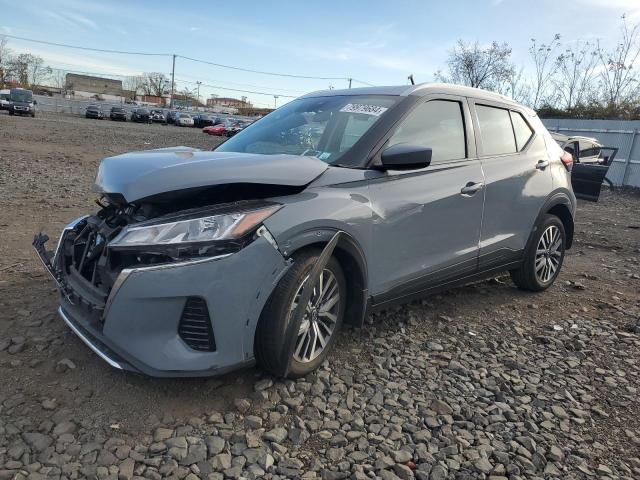  Salvage Nissan Kicks