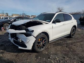  Salvage Alfa Romeo Stelvio