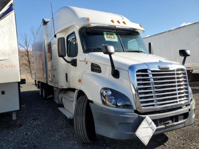  Salvage Freightliner Cascadia 1