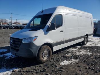  Salvage Mercedes-Benz Sprinter