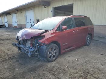  Salvage Toyota Sienna