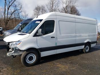  Salvage Mercedes-Benz Sprinter