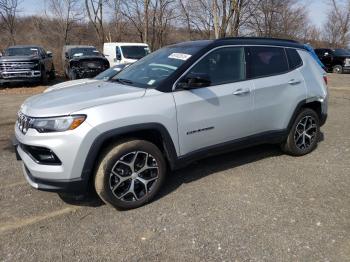  Salvage Jeep Compass