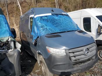  Salvage Mercedes-Benz Sprinter