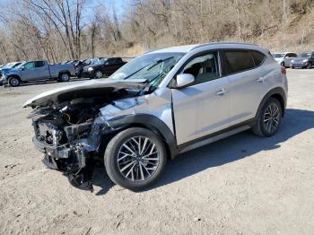  Salvage Hyundai TUCSON