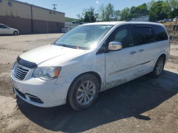  Salvage Chrysler Minivan