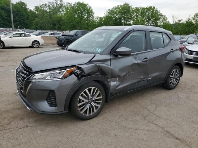  Salvage Nissan Kicks