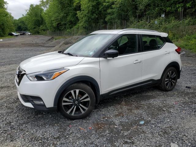  Salvage Nissan Kicks