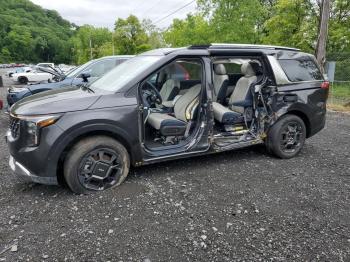  Salvage Kia Carnival
