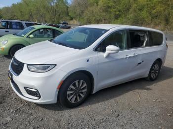  Salvage Chrysler Pacifica
