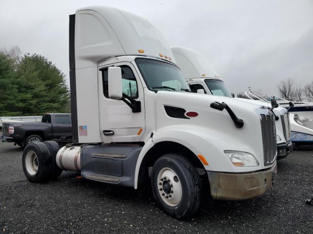  Salvage Peterbilt 579