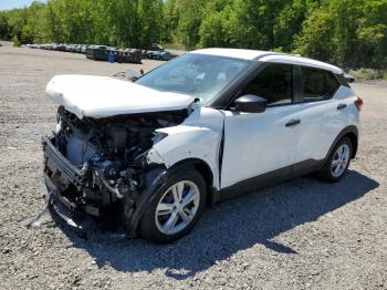  Salvage Nissan Kicks