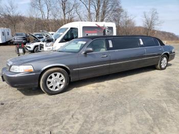  Salvage Lincoln Towncar