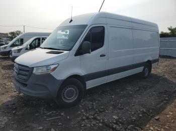 Salvage Mercedes-Benz Sprinter