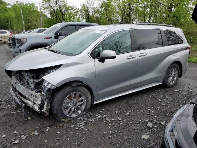  Salvage Toyota Sienna