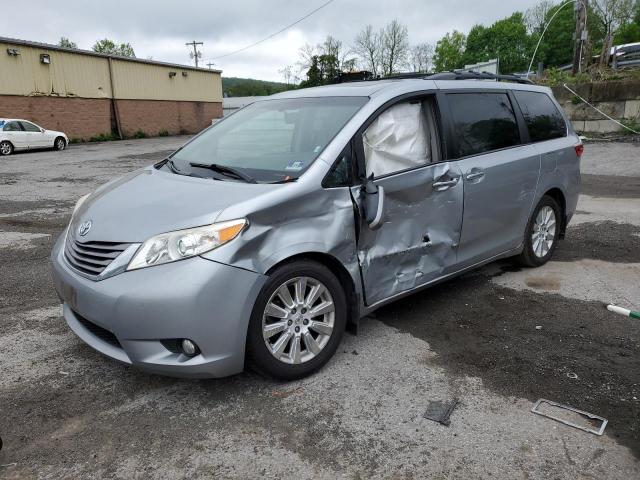  Salvage Toyota Sienna