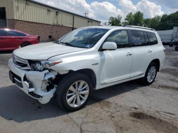  Salvage Toyota Highlander