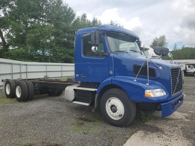 Salvage Volvo Vnm