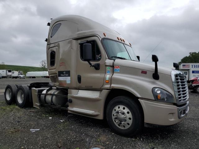  Salvage Freightliner Cascadia 1