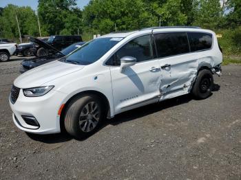  Salvage Chrysler Pacifica