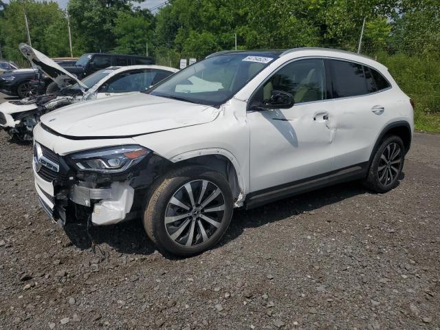  Salvage Mercedes-Benz GLA