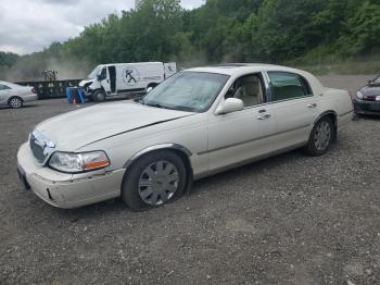  Salvage Lincoln Towncar