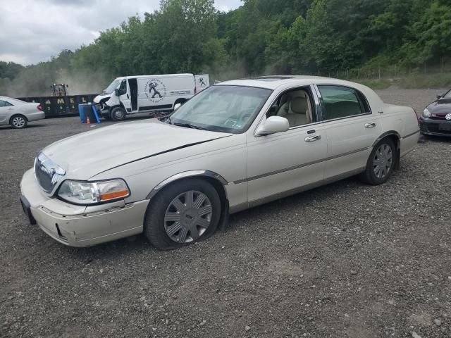  Salvage Lincoln Towncar
