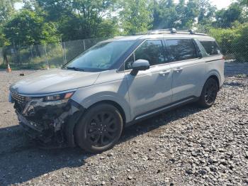  Salvage Kia Carnival