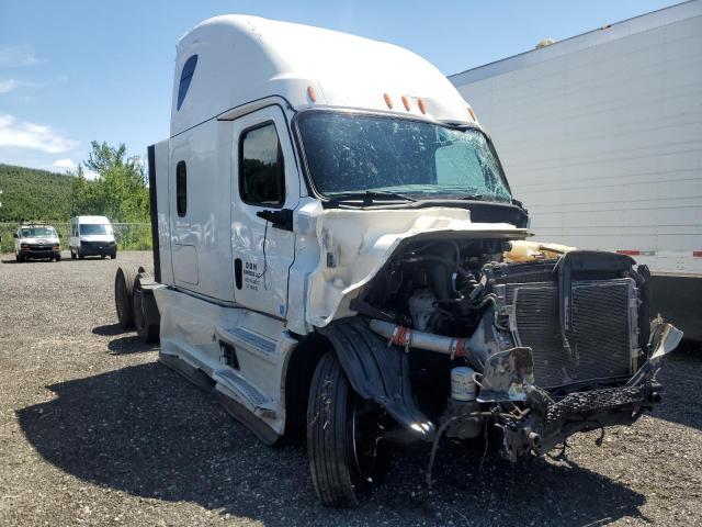  Salvage Freightliner Cascadia 1