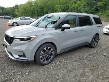  Salvage Kia Carnival