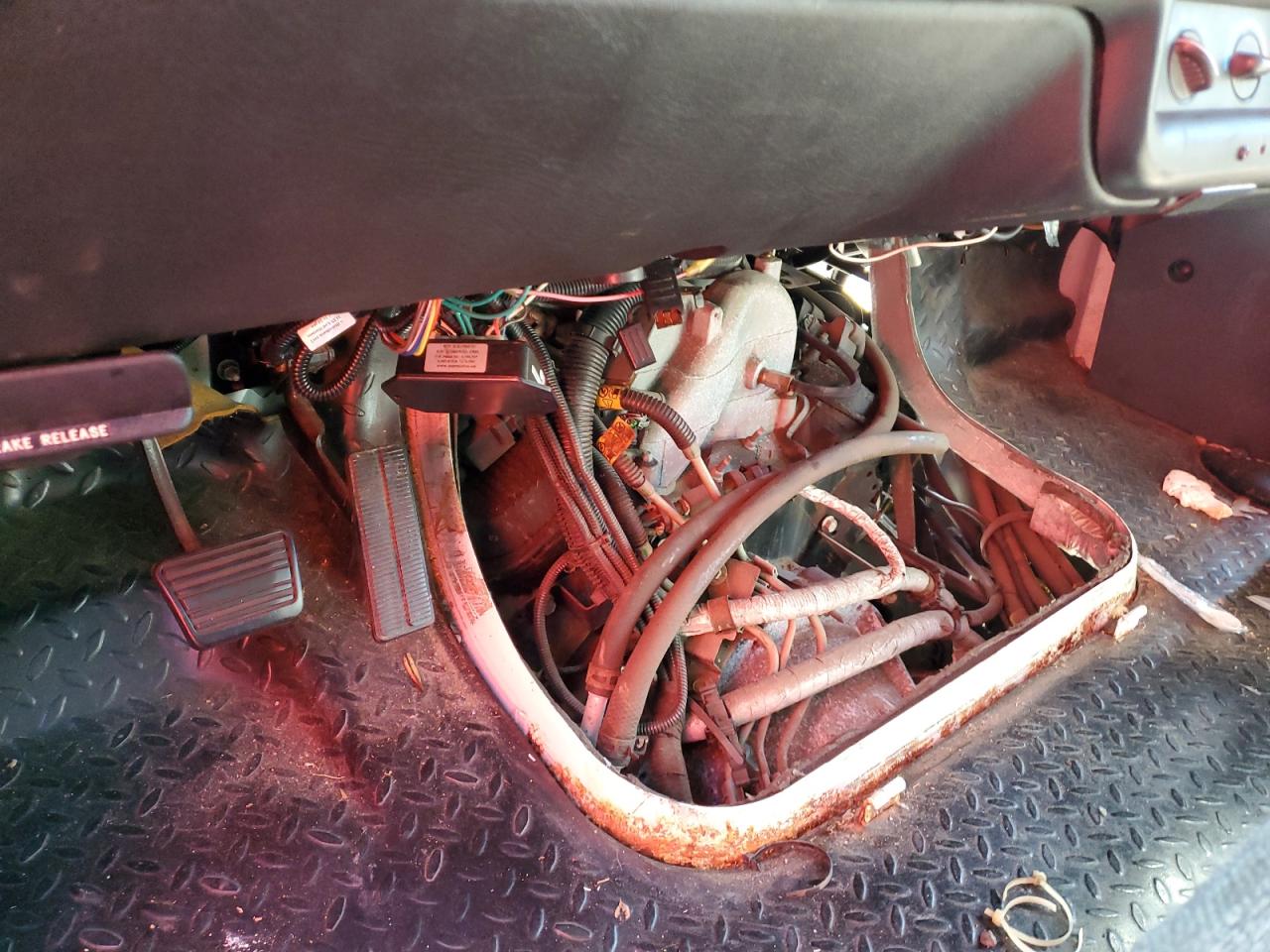 Chevrolet Ck Series C5v042 Image 5