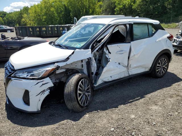  Salvage Nissan Kicks