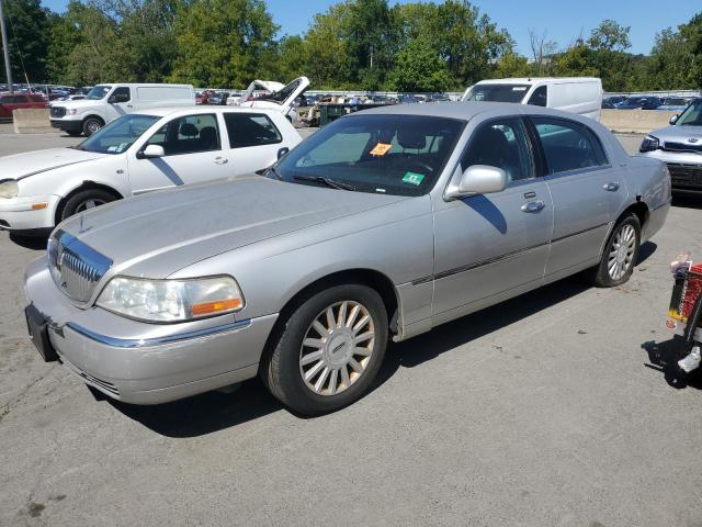  Salvage Lincoln Towncar