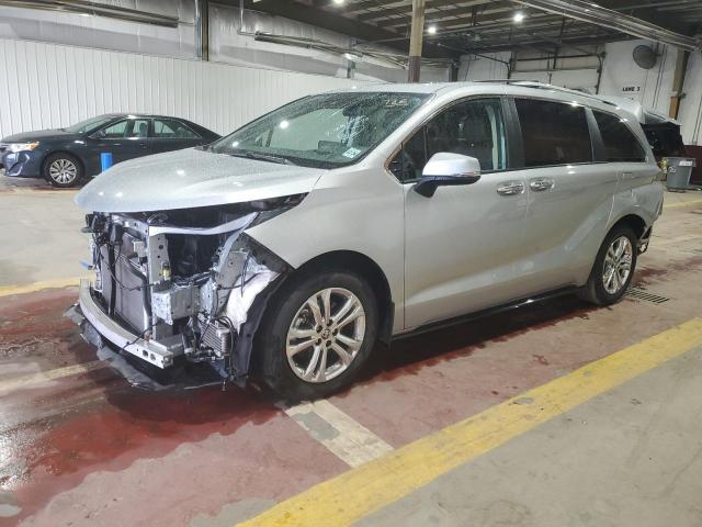 Salvage Toyota Sienna