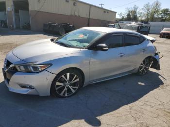  Salvage Nissan Maxima