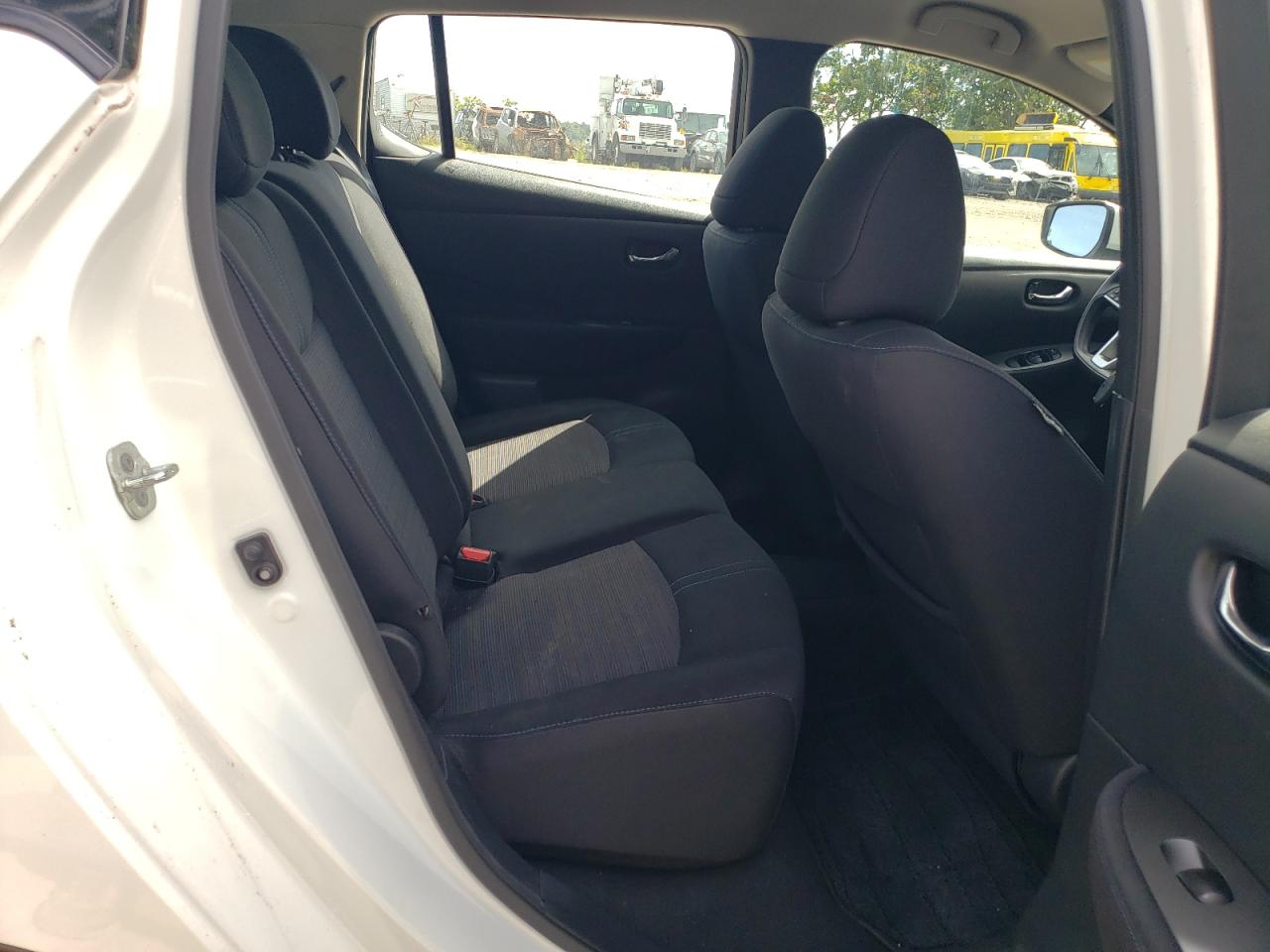 Nissan LEAF S Image 10